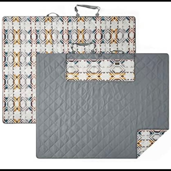 Pendleton Travel Blanket - Picture 2 of 11